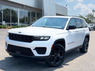 Used 2023 Jeep Grand Cherokee Altitude AWD/4WD video 1