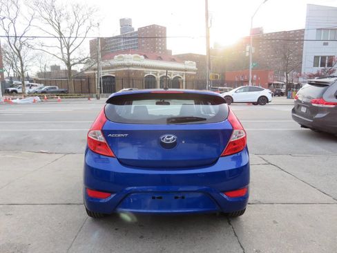 Used 2014 Hyundai Accent SE w/ Option Group 3 FWD image 8