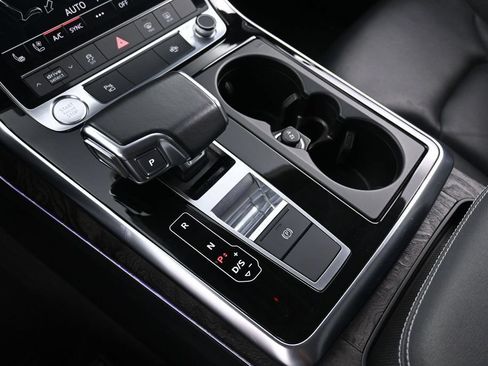 Used 2020 Audi Q8 Premium Plus w/ Premium Plus Package AWD/4WD image 38