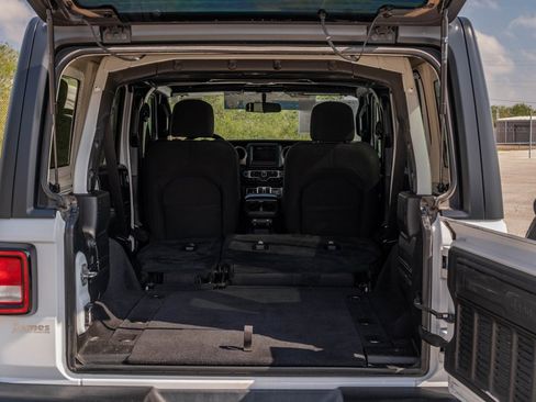 Used 2021 Jeep Wrangler Unlimited Sport S image 24