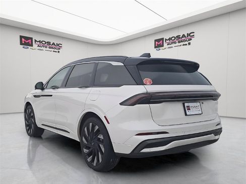 Used 2025 Lincoln Nautilus Black Label w/ Jet Appearance Package image 5