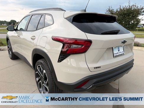 New 2026 Chevrolet Trax RS FWD image 18