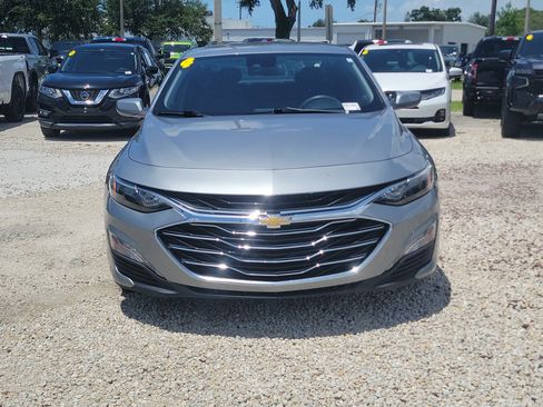 Used 2024 Chevrolet Malibu LT FWD image 2
