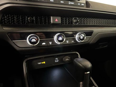 Used 2025 Honda CR-V LX image 18