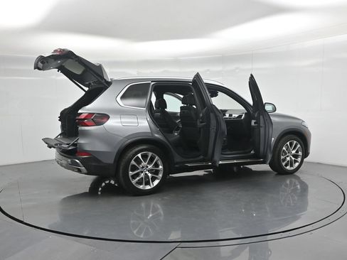 Used 2024 BMW X5 xDrive40i AWD/4WD image 5