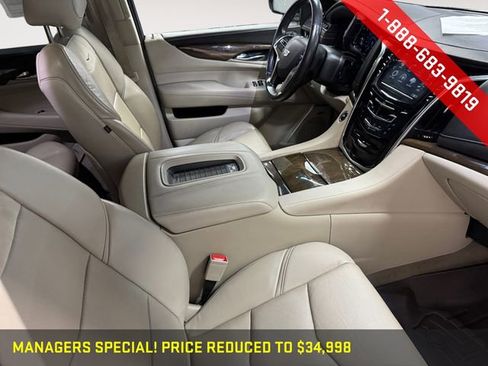 Used 2019 Cadillac Escalade ESV Premium Luxury image 5