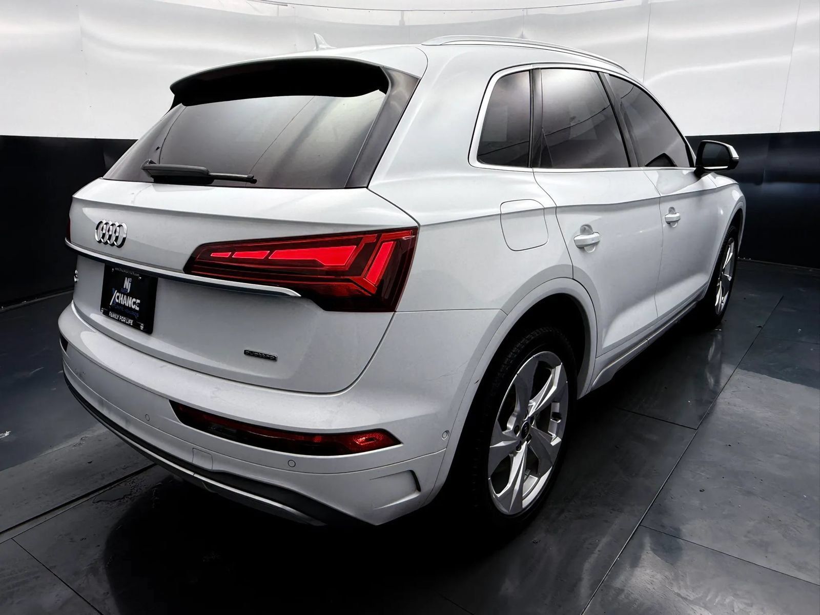 Used 2021 Audi Q5 Prestige w/ Prestige Package AWD/4WD image 8