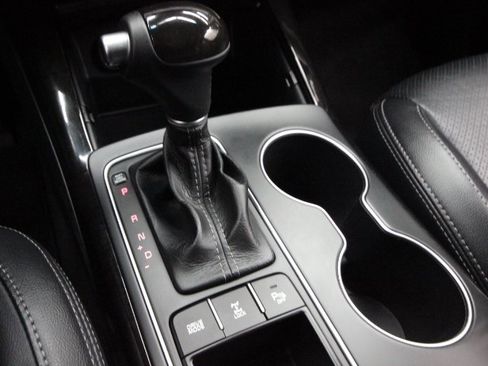 Used 2017 Kia Sorento EX w/ EX V6 Premium Package image 23