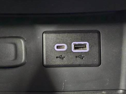 Used 2023 GMC Acadia SLE FWD image 19