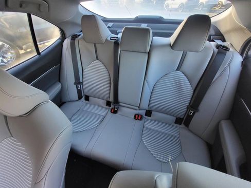 Used 2024 Toyota Camry SE image 12