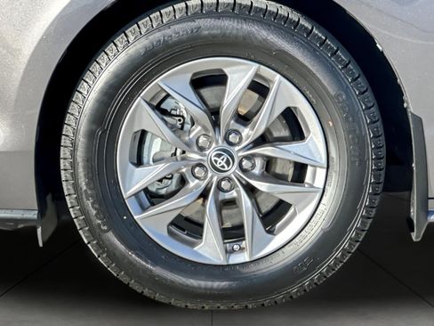 Certified 2023 Toyota Sienna LE w/ LE Plus Package image 26