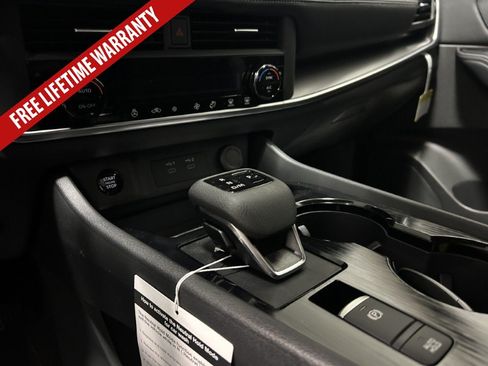 New 2026 Nissan Rogue SV w/ SV Premium Package AWD/4WD image 24