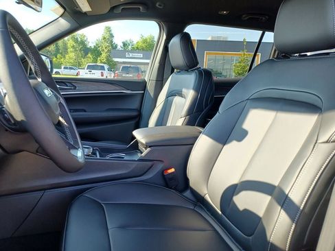 New 2026 Jeep Grand Cherokee L Limited AWD/4WD image 8