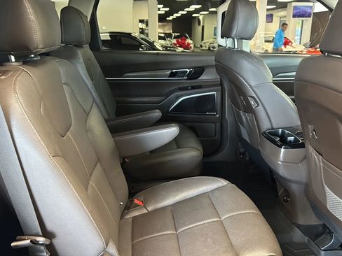 Used 2021 Kia Telluride SX w/ Towing Package AWD/4WD image 36
