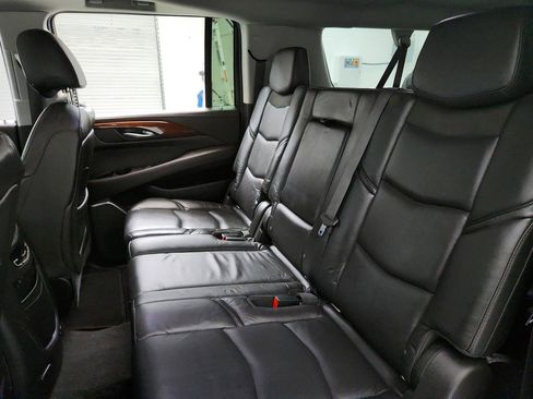 Used 2019 Cadillac Escalade ESV Premium Luxury AWD/4WD image 24