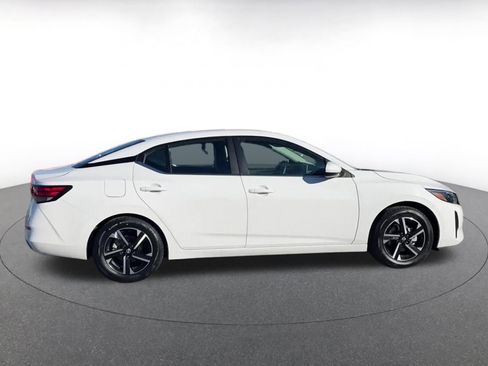 Used 2025 Nissan Sentra SV image 16