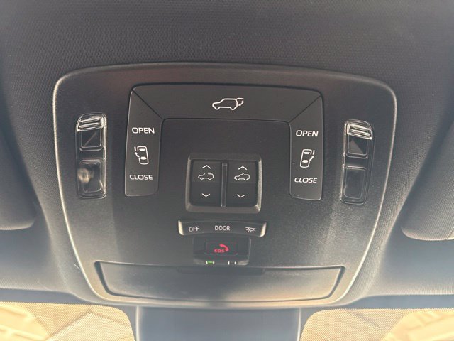 Used 2026 Toyota Sienna AWD image 46