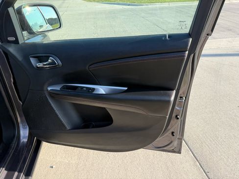 Used 2014 Dodge Journey R/T w/ Flexible Seating Group image 22