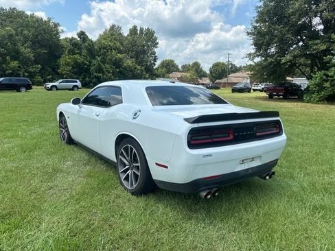 Used 2023 Dodge Challenger R/T RWD image 11