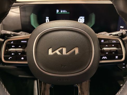 Used 2024 Kia Sorento S image 18