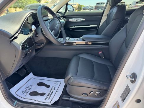 Used 2025 Genesis GV70 2.5T AWD/4WD image 14