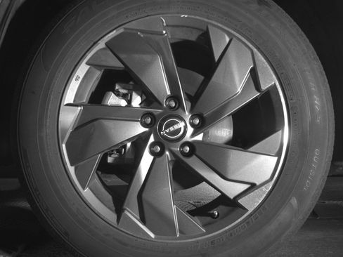 Used 2025 Nissan Rogue SV FWD image 12