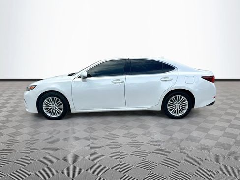 Used 2016 Lexus ES 350 w/ Premium Package w/Wood Trim FWD image 4