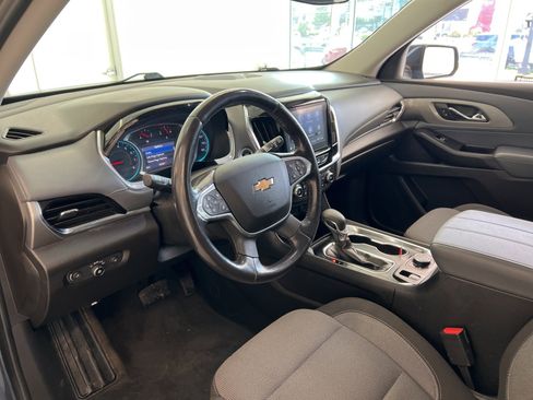 Used 2021 Chevrolet Traverse LT image 26