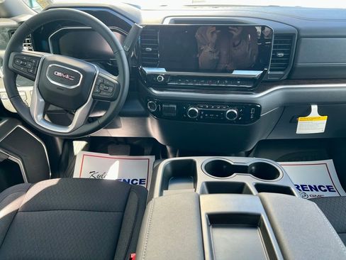 New 2026 GMC Sierra 1500 SLE image 10