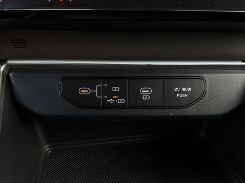 Used 2026 Kia Carnival FWD image 28