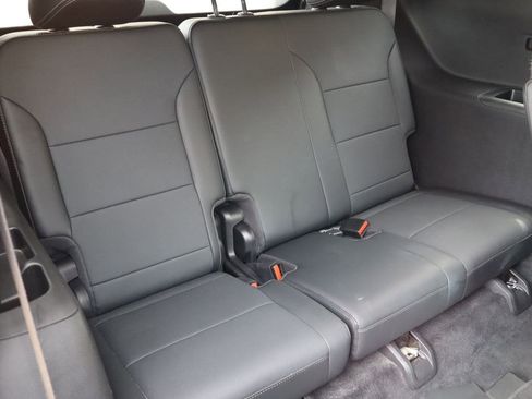 Used 2025 Buick Enclave Preferred FWD image 19