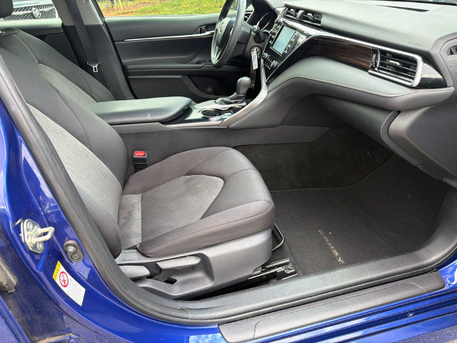Used 2018 Toyota Camry LE FWD image 13