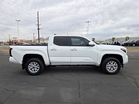 Certified 2024 Toyota Tacoma SR5 image 3