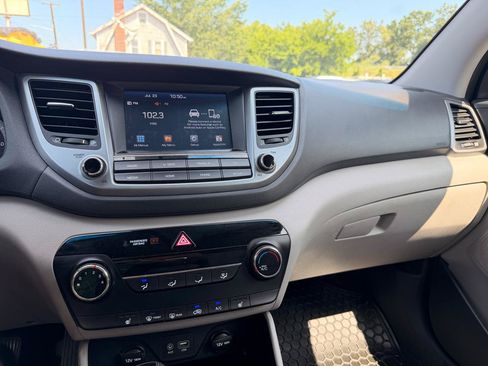 Used 2018 Hyundai Tucson SEL AWD/4WD image 23