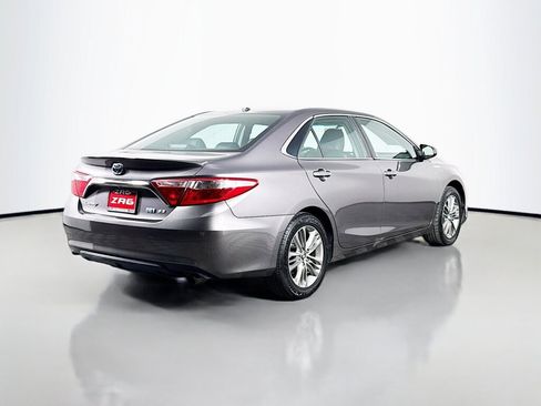 Used 2017 Toyota Camry SE FWD image 5
