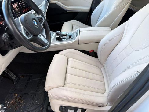 Used 2022 BMW X5 sDrive40i w/ M Sport Package RWD image 5