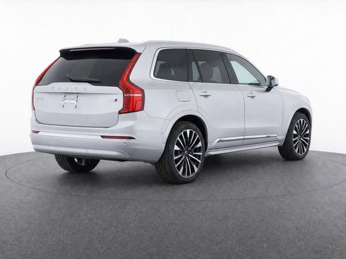 Certified 2026 Volvo XC90 B6 Plus AWD/4WD image 4