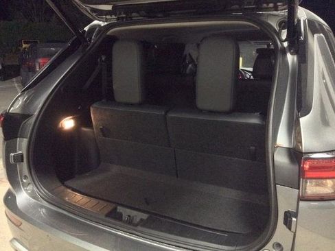 Used 2023 Mitsubishi Outlander SE image 34