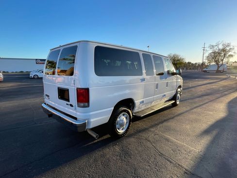 Used 2014 Ford E-350 and Econoline 350 XLT image 5