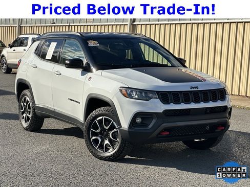 Used 2024 Jeep Compass Trailhawk image 43