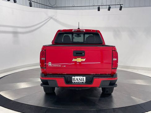 Used 2018 Chevrolet Colorado Z71 AWD/4WD image 12