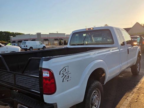 Used 2012 Ford F250 XL w/ PWR Equipment Group image 4
