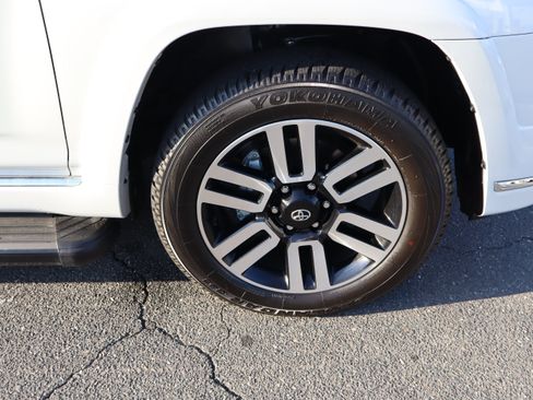 Used 2024 Toyota 4Runner Limited AWD/4WD image 41