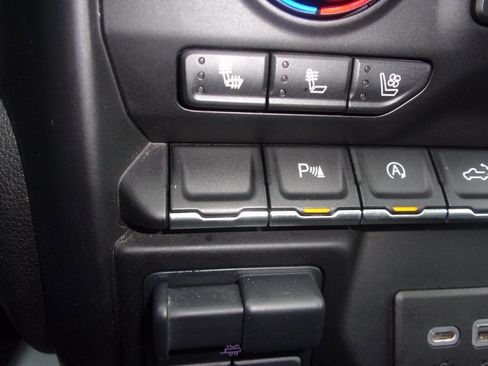 Used 2020 Chevrolet Silverado 1500 LTZ w/ LTZ Convenience Package image 22