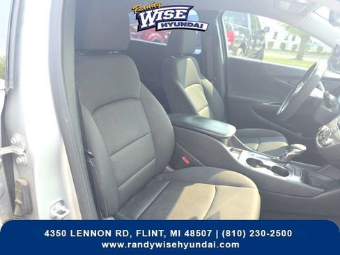 Used 2021 Chevrolet Malibu LS FWD image 19