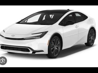 Used 2025 Toyota Prius LE video 1