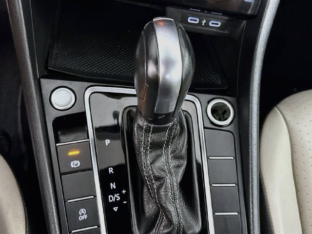 Used 2020 Volkswagen Jetta R-Line FWD image 17