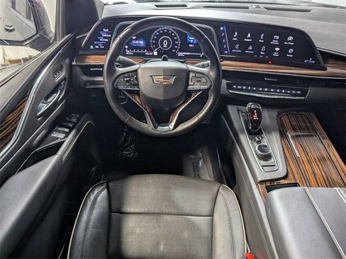 Used 2023 Cadillac Escalade ESV Premium Luxury image 7