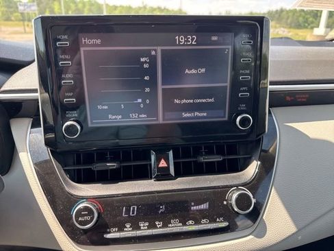 Used 2020 Toyota Corolla LE FWD image 13