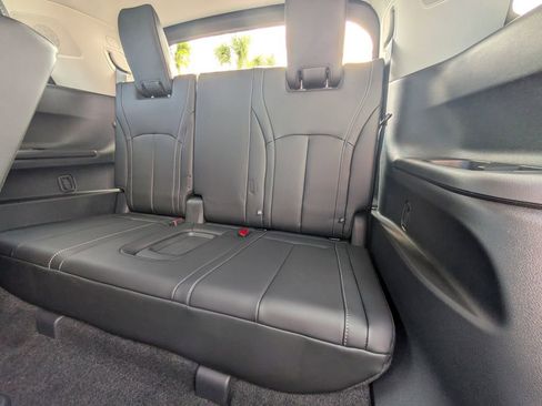 New 2026 INFINITI QX60 Luxe image 15